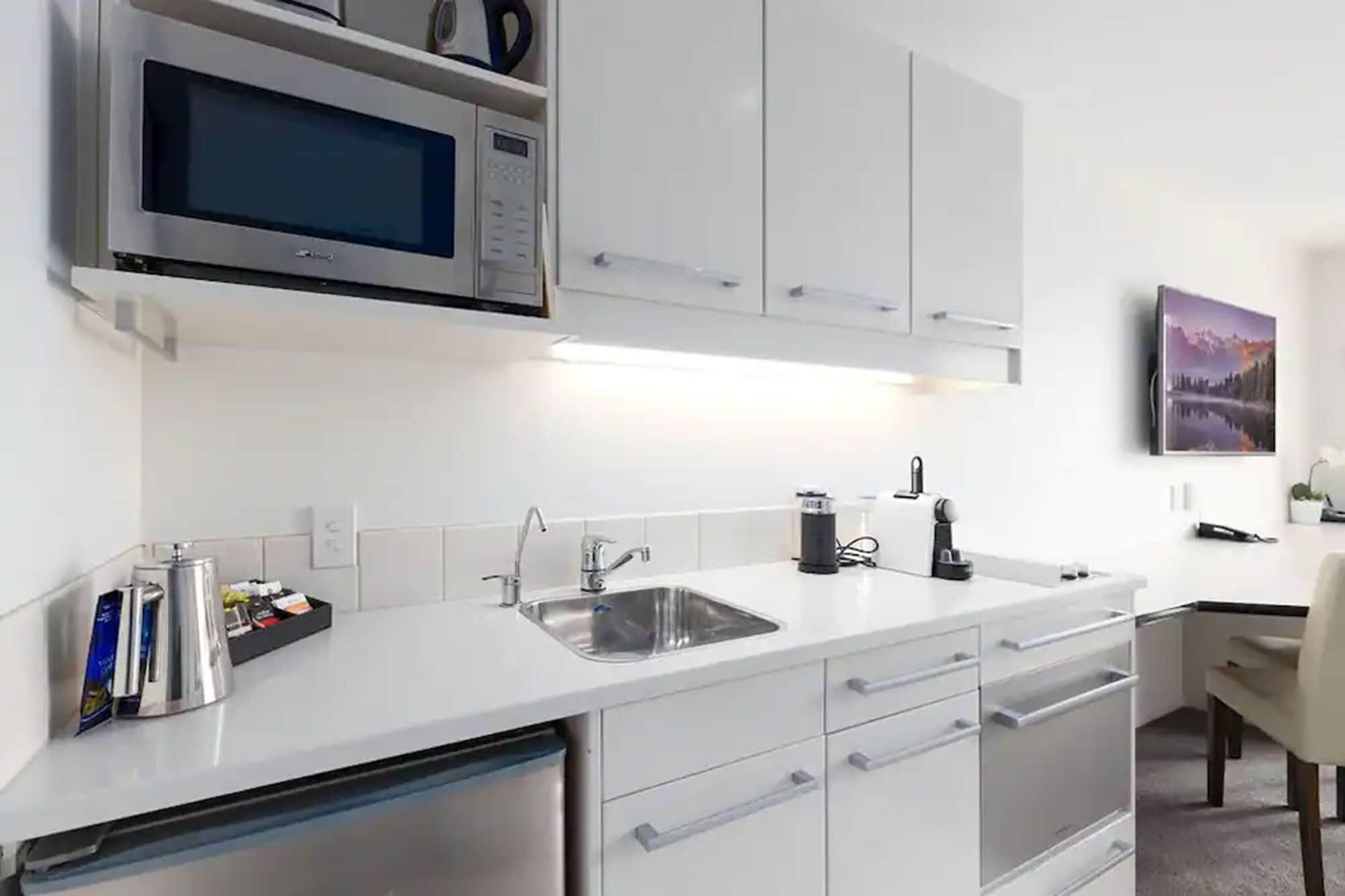 Palazzo Motor Lodge Nelson Dış mekan fotoğraf A typical kitchen in a typical apartment