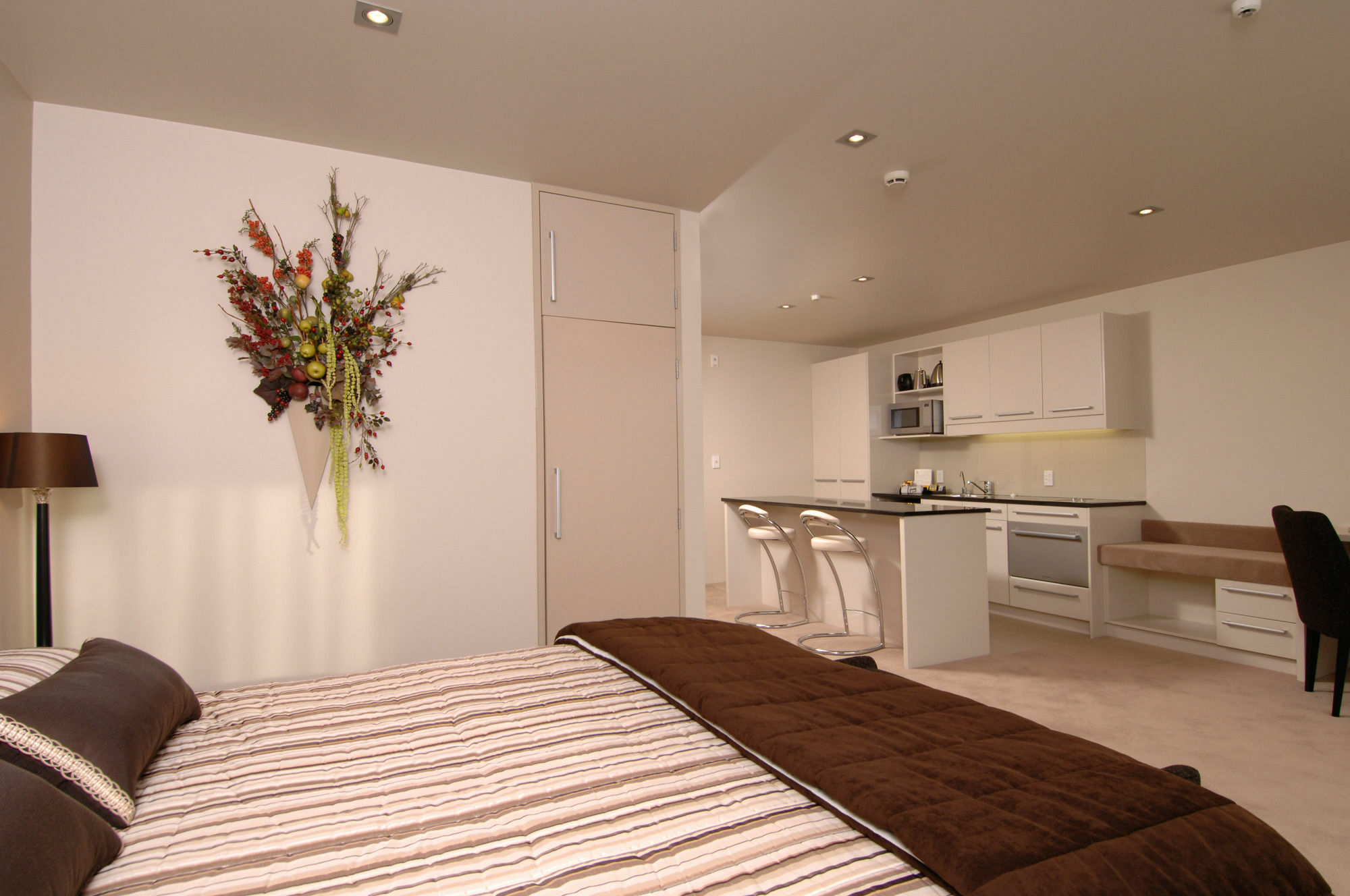 Palazzo Motor Lodge Nelson Dış mekan fotoğraf A typical studio apartment
